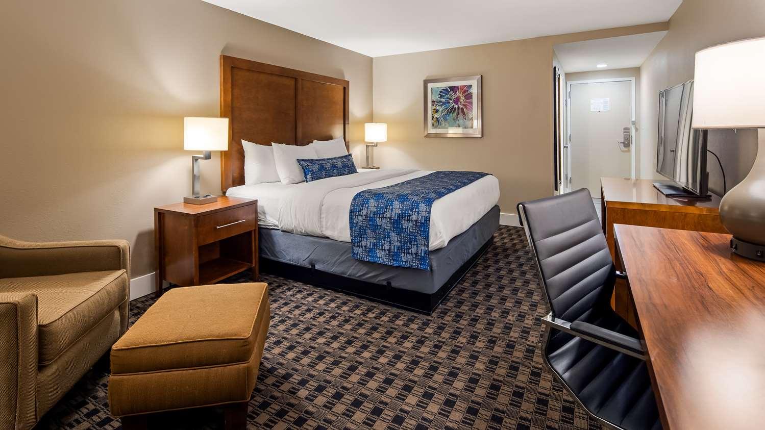 Best Western Plus Greenville I-385 Inn & Suites Exterior photo